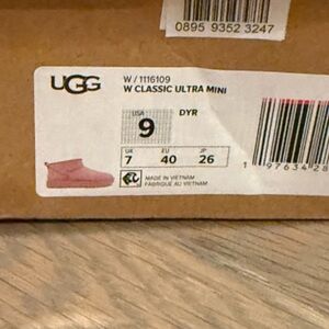 UGG Classic Ultra Mini Boots in Pink